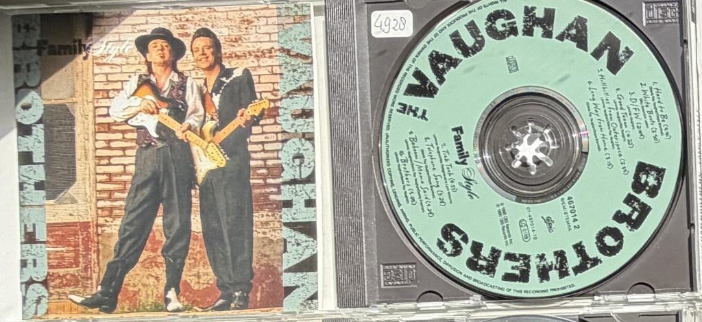 The Vaughan Brothers family style  CD Blues rock, Ophalen of Verzenden, Zo goed als nieuw, Overige genres