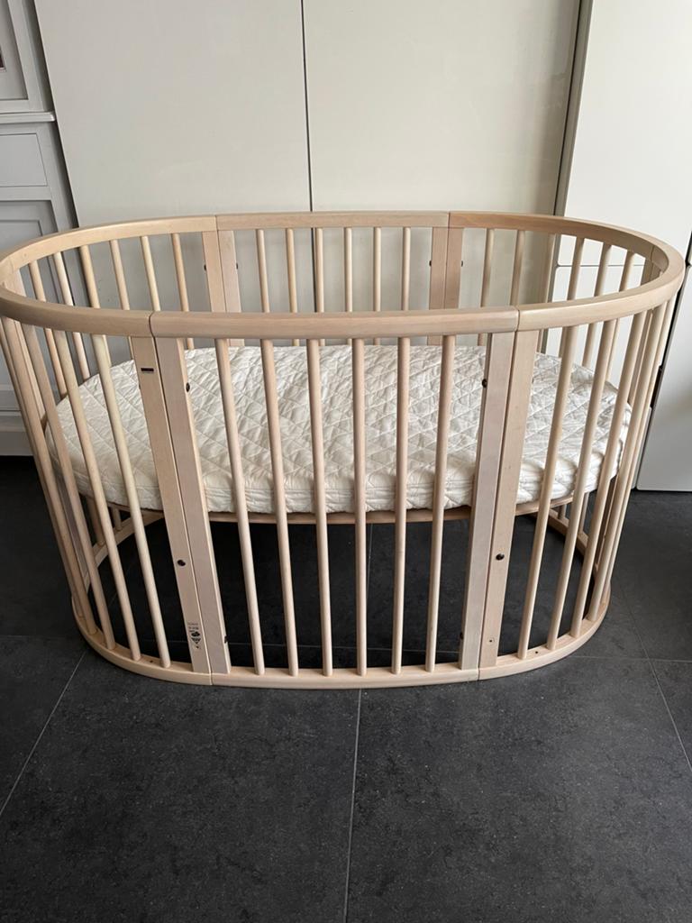 Stokke Sleepi + uitbreidingsset + Commode  WHITEWASH, Ophalen, Zo goed als nieuw, Ledikant