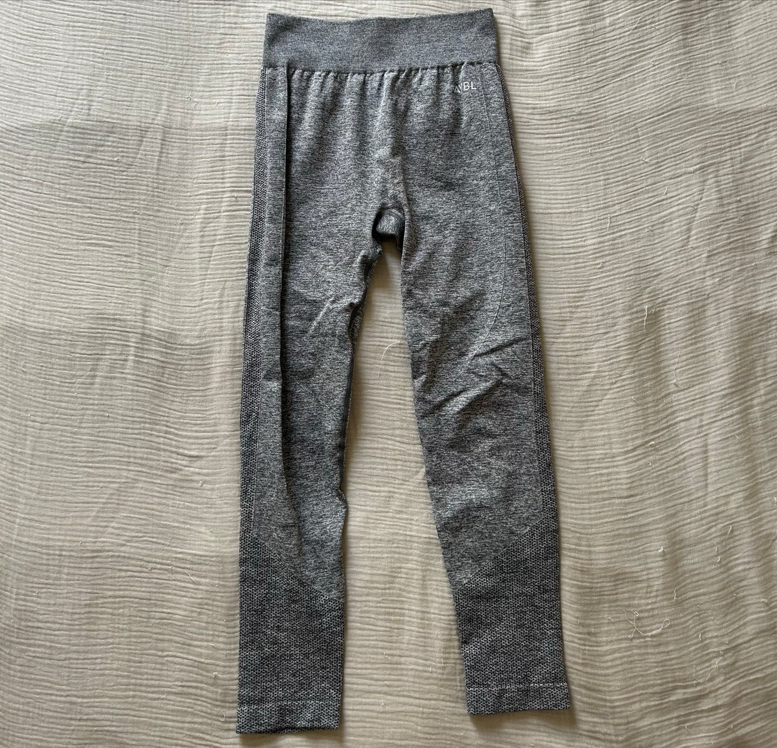 AYBL Grijze sportlegging maat M, Maat 38/40 (M), Ophalen of Verzenden, Fitness of Aerobics, Grijs