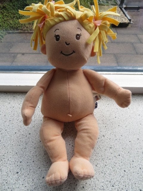 Pop meisje blonde staartjes merk Manhattan Toy, Ophalen of Verzenden, Zo goed als nieuw, Overige typen, Wasbaar