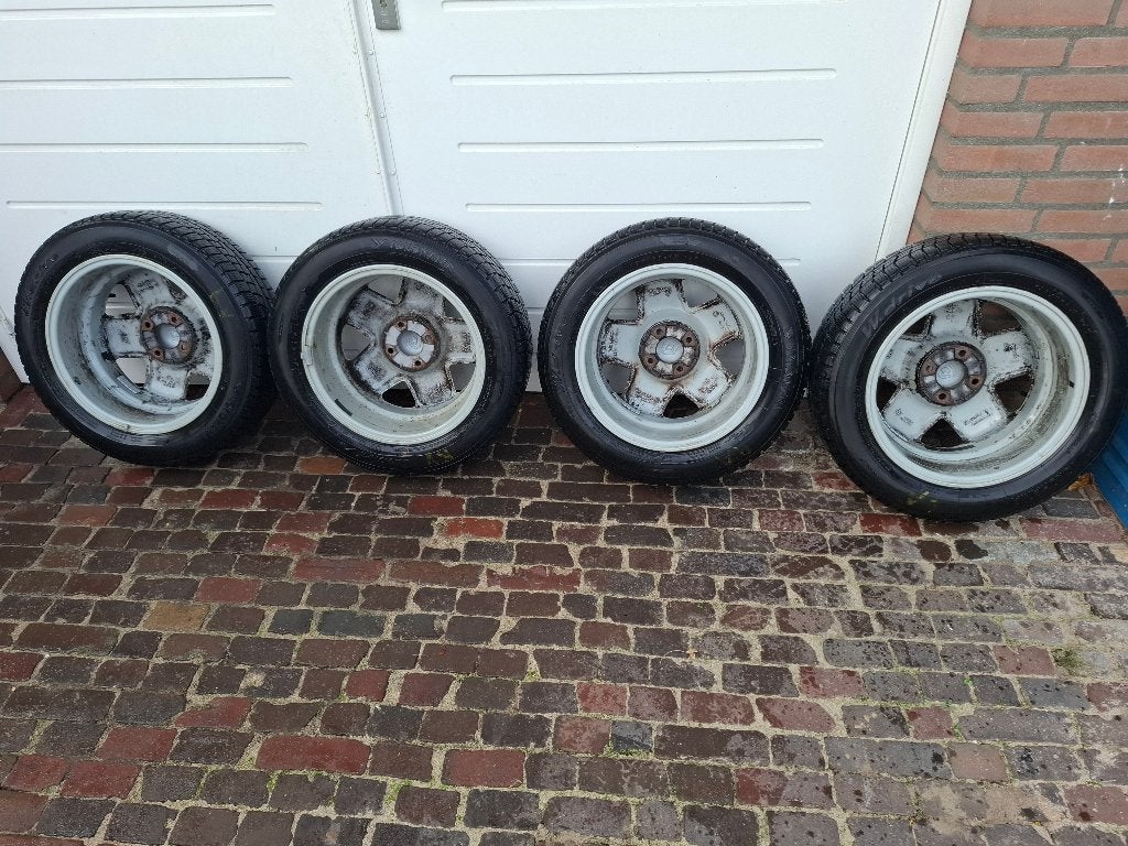 Foto 3 van Renault Megane velgen met winterbanden 185/60/15