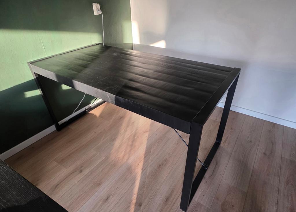 Huus eettafel/bureau - 1 jaar oud, 100 tot 150 cm, 50 tot 100 cm, Zo goed als nieuw, Modern industrieel