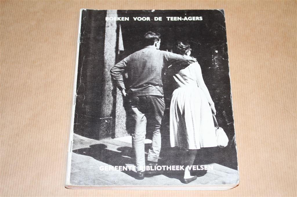 Boeken voor de teen-agers - Gem Bibliotheek Velsen 1960, Boeken, Geschiedenis | Stad en Regio, Ophalen of Verzenden, Gelezen