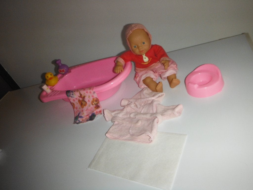 baby born met bad en acc, Ophalen of Verzenden, Zo goed als nieuw, Babypop