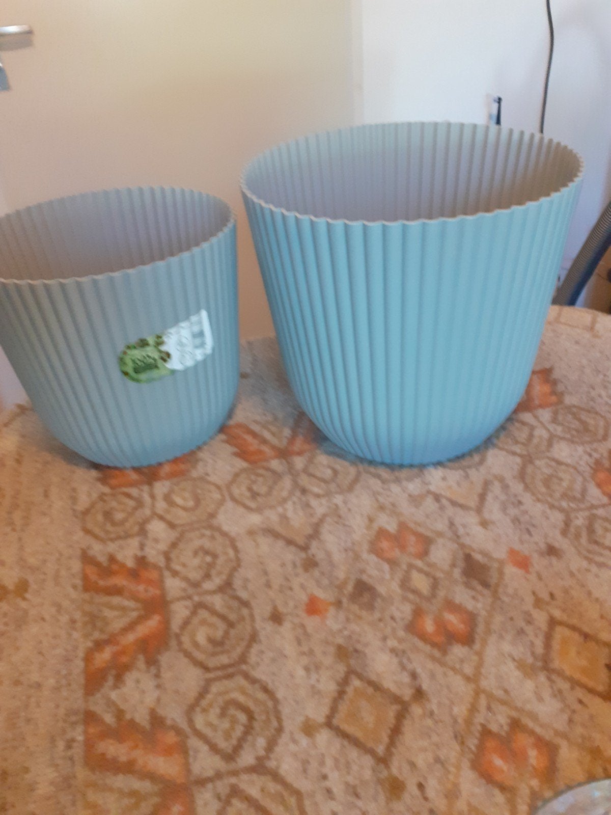 twee nieuwe bloempotten., Tuin en Terras, Kunststof, Rond, Nieuw, Ophalen of Verzenden
