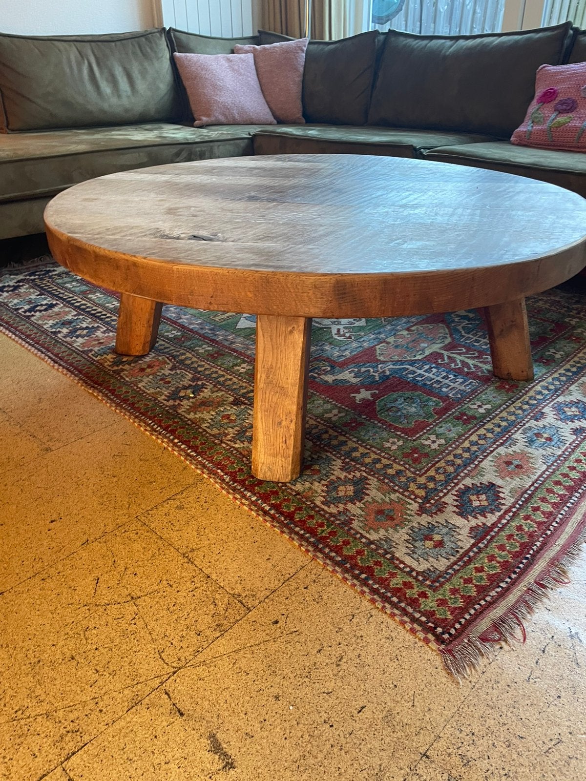 Stoere zware grote ronde robuuste ongelakte eiken salontafel, Ophalen, 100 tot 150 cm, Rond, Zo goed als nieuw