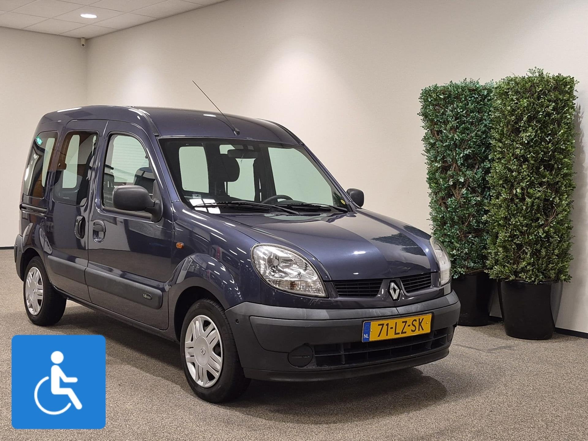 Renault Kangoo Rolstoelauto, 13 km/l, 12 maanden, Stof, Gebruikt