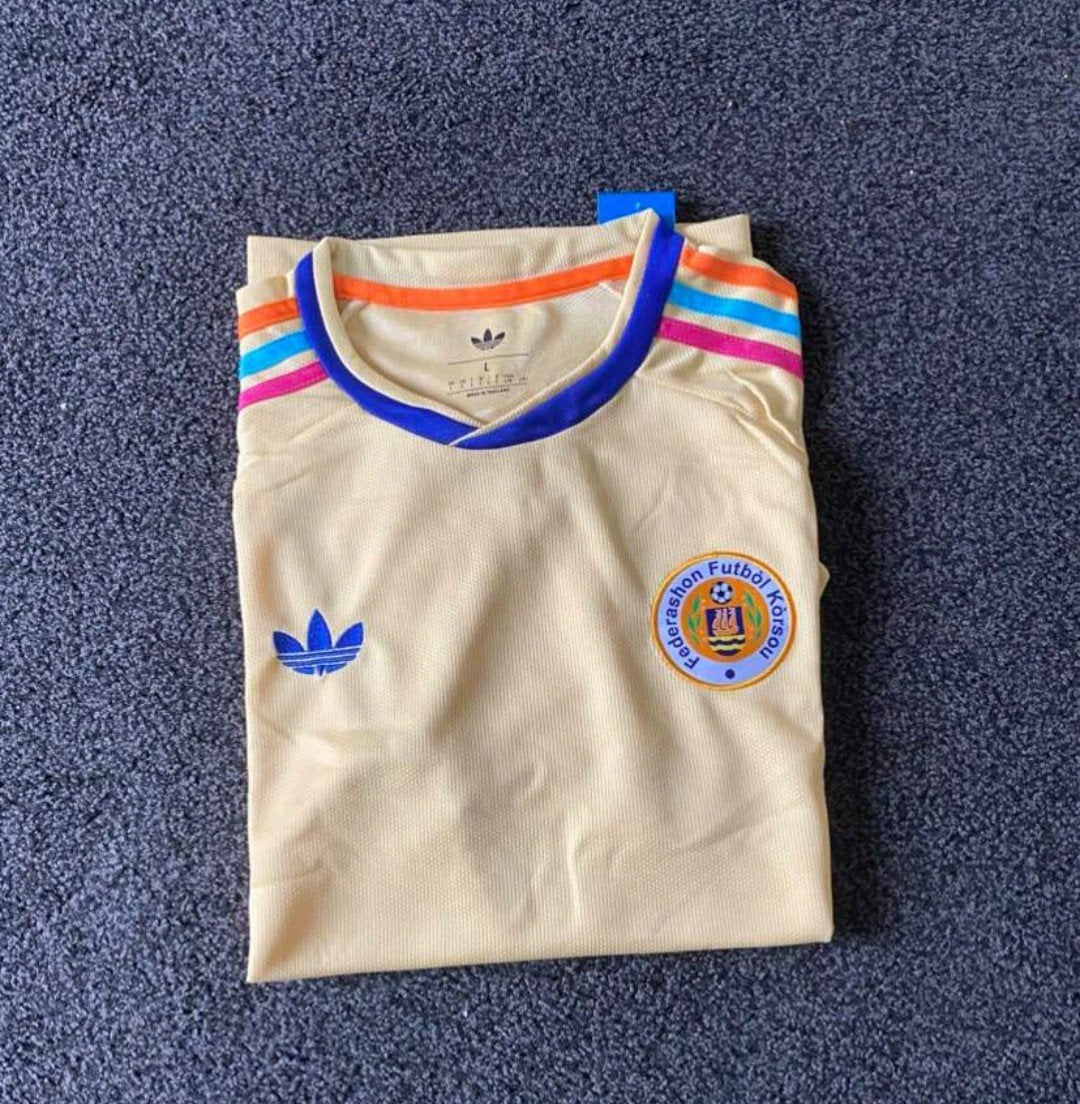 Curaçao voetbalshirt, Maat 48/50 (M), Geel, Nieuw, Ophalen of Verzenden