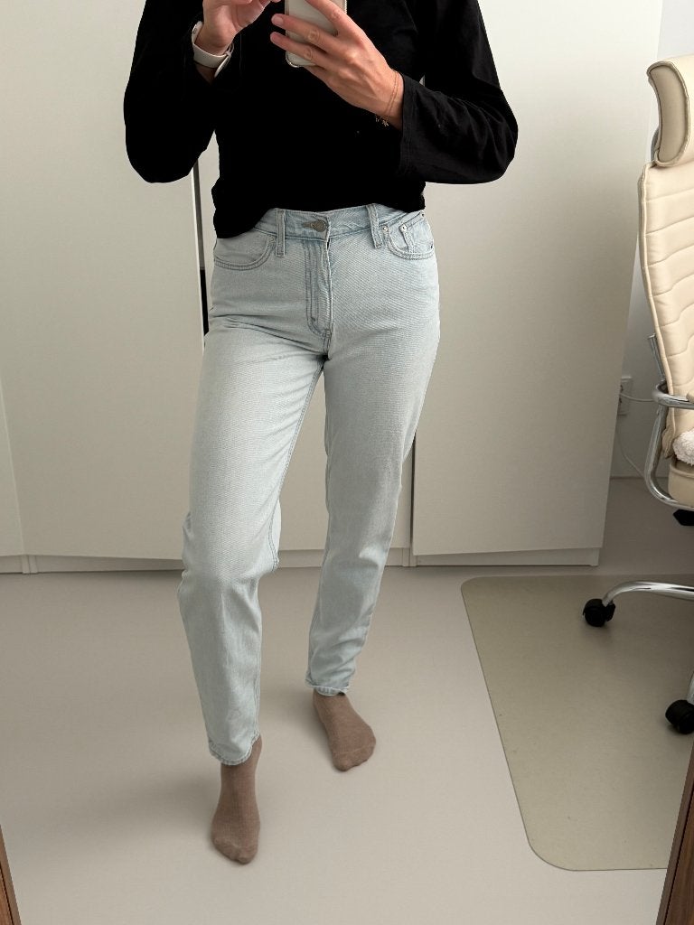 Levi Strauss Light Wash Mom Jeans Maat 36 | High Waist, Blauw, Ophalen of Verzenden, Zo goed als nieuw, W28 - W29 (confectie 36)