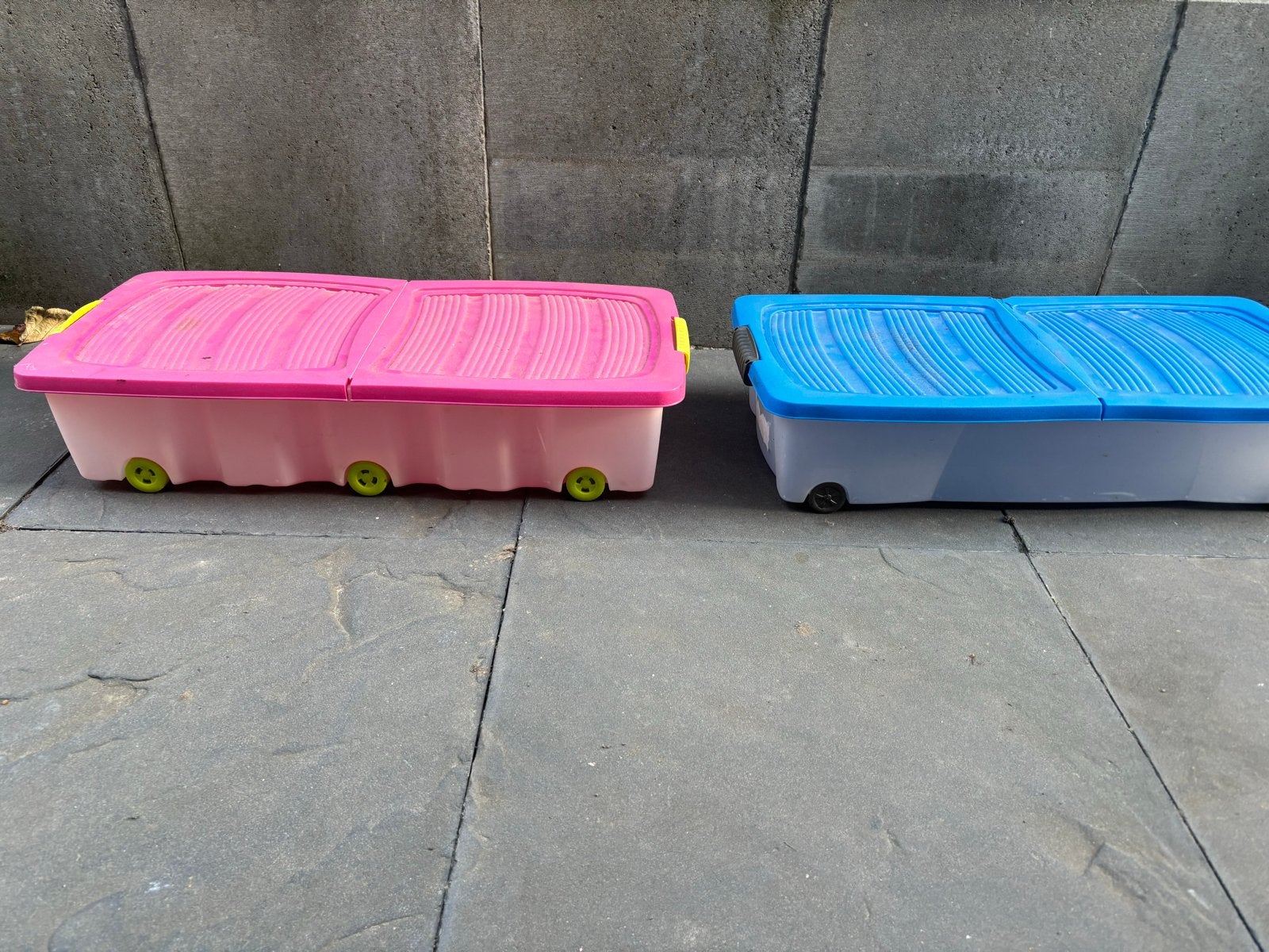 Opbergboxen met wielen - Roze en Blauw, Ophalen, Gebruikt, 40 tot 60 cm, 75 tot 100 cm