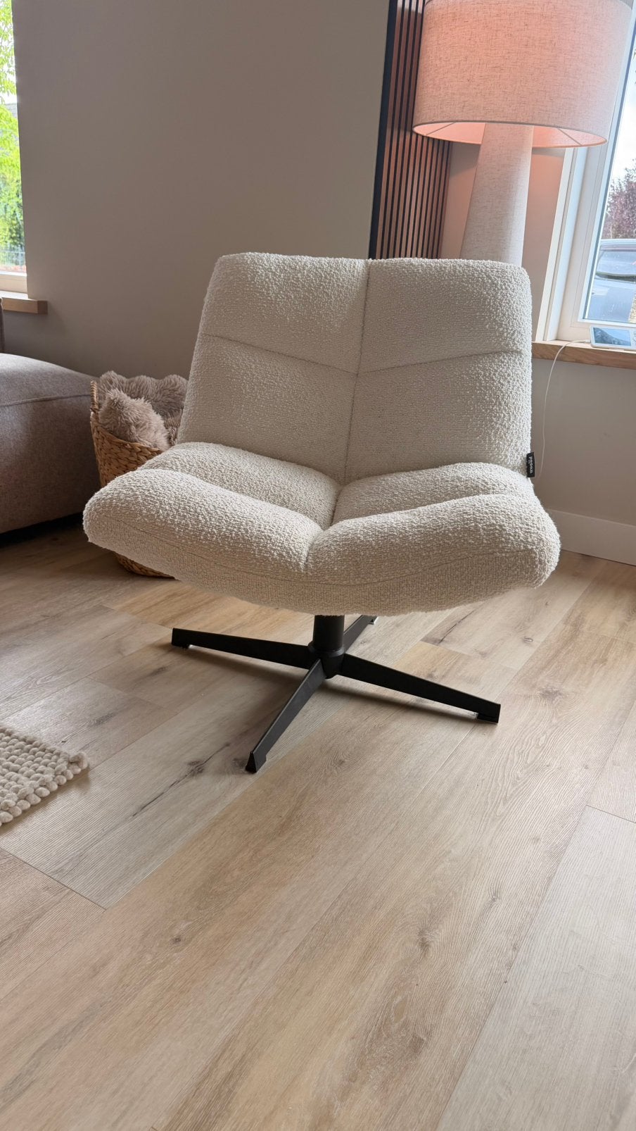 WOOOD fauteuil bouclé stof beige., Ophalen, Overige kleuren, Zo goed als nieuw, Eén