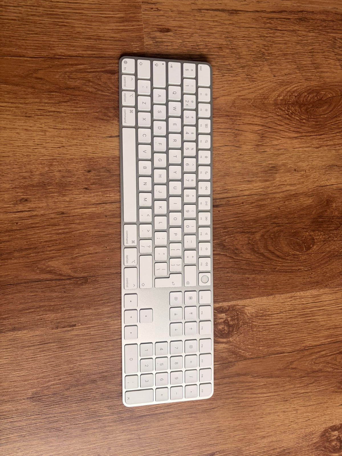 Apple magic keyboard touch id, Computers en Software, Ophalen of Verzenden, Zo goed als nieuw