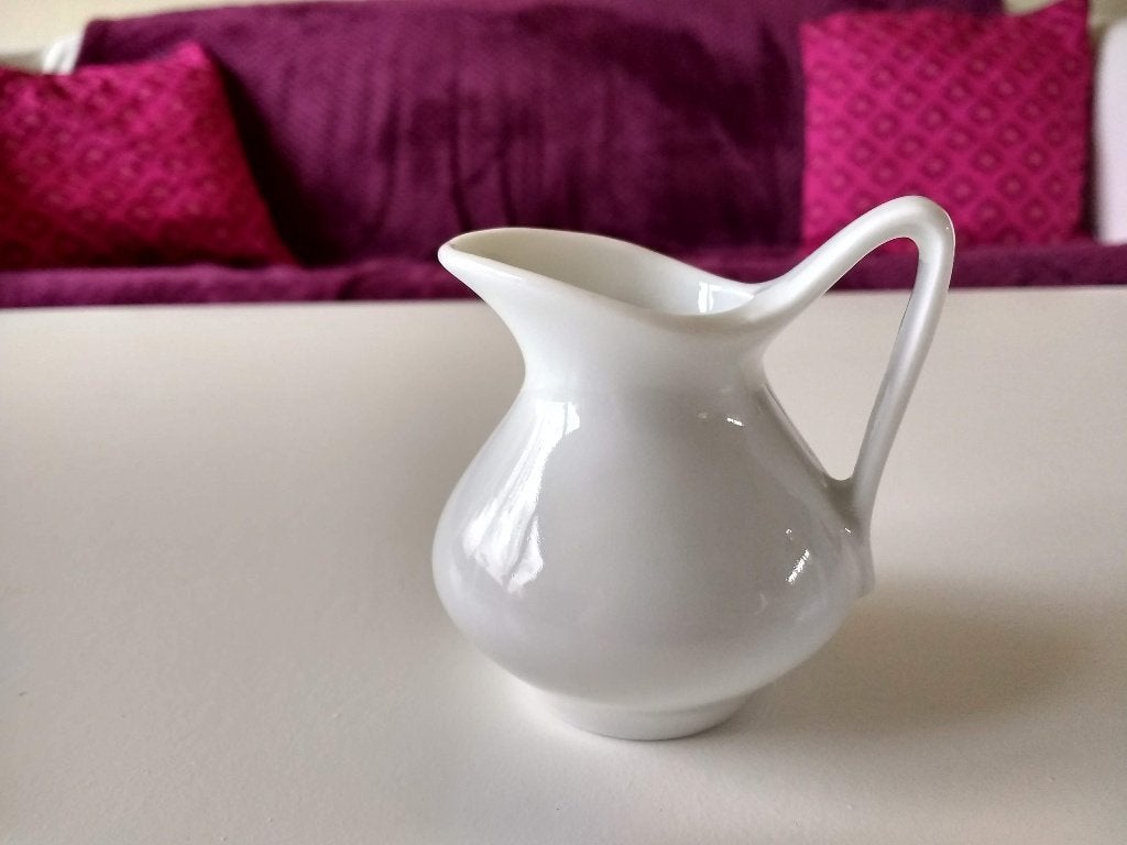 Wit melkkannetje, kannetje 7 cm hoog snoezig model, Overige typen, Ophalen of Verzenden, Zo goed als nieuw, Overige stijlen
