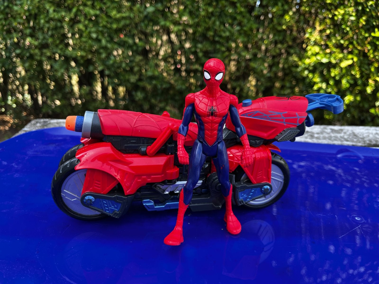 Spider-Man op Spider-Bike met Nerf-pijltjes, Ophalen of Verzenden, Zo goed als nieuw