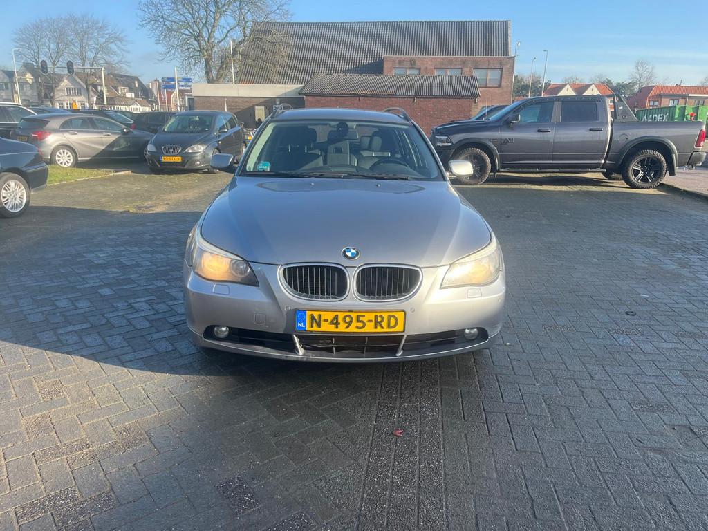 BMW 5 Serie Touring 525i automaat ecc trekhaak apk jan 2027, Auto's, BMW, Automaat, Gebruikt, 2497 cc, 2000 kg