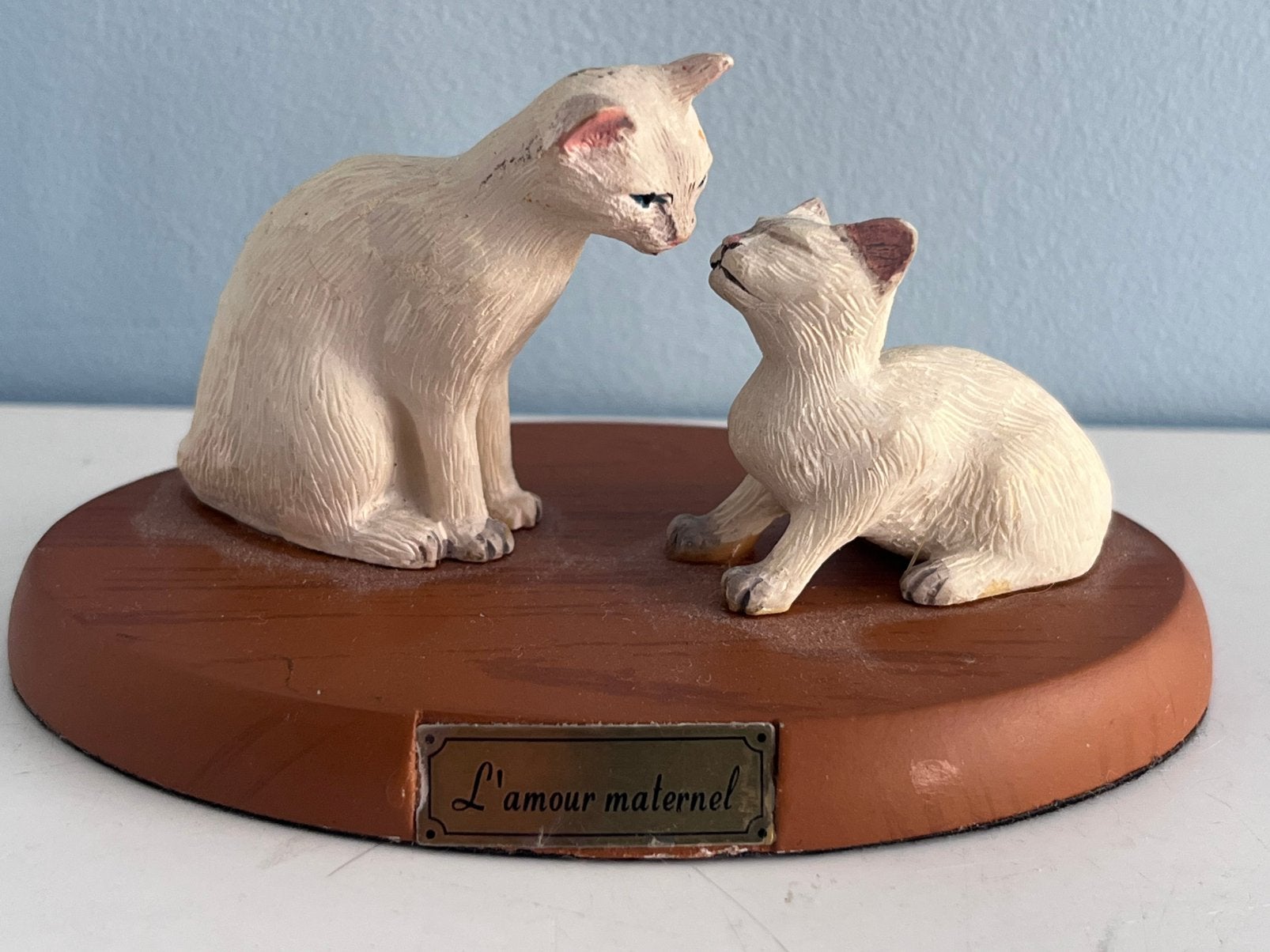 Vintage kattenbeeldje moeder met kitten. L'amour maternel., Verzamelen, Ophalen of Verzenden, Dier
