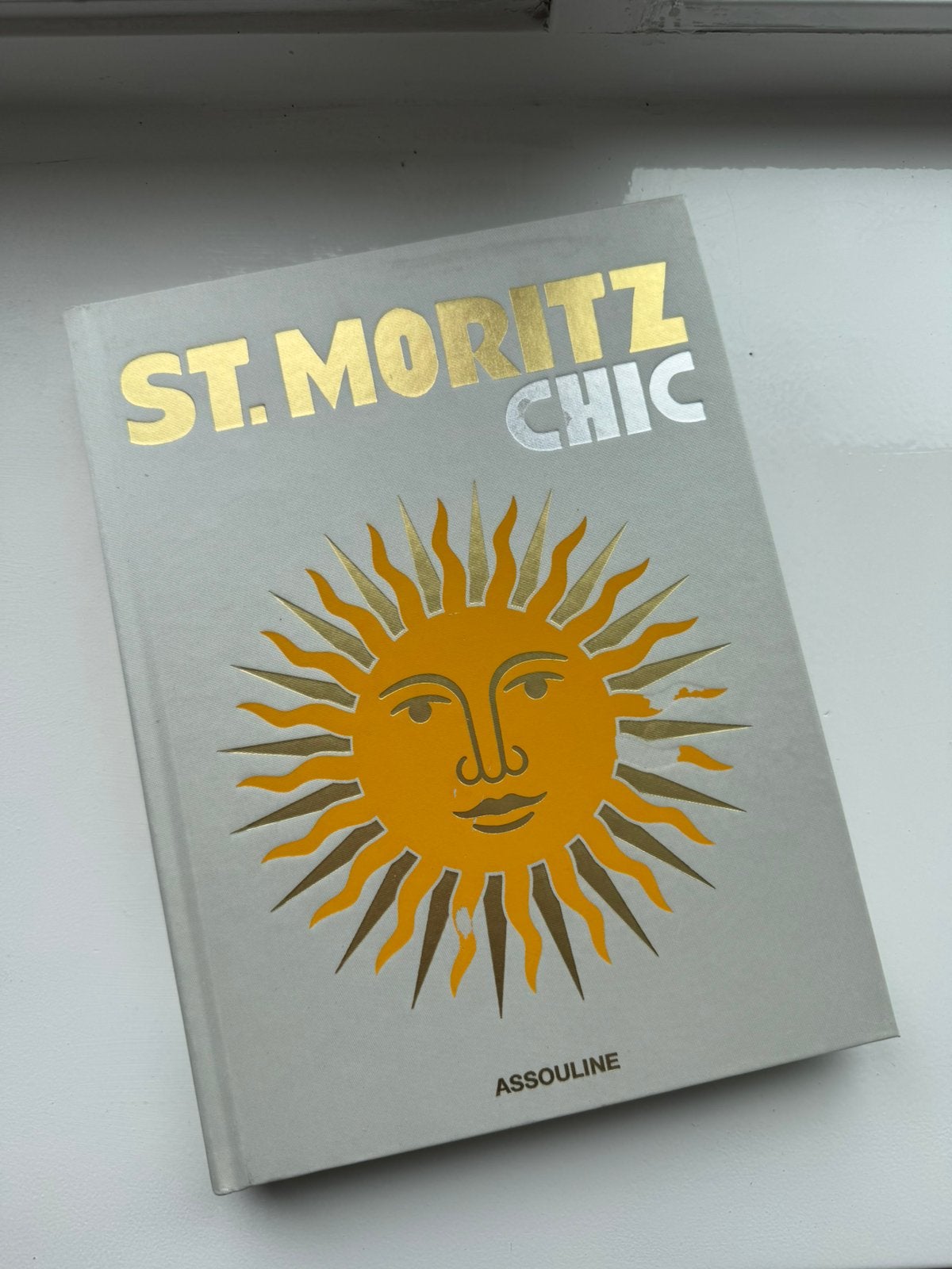 Assouline St. Moritz Chic – Luxe Coffee Table Book, Ophalen, Zo goed als nieuw