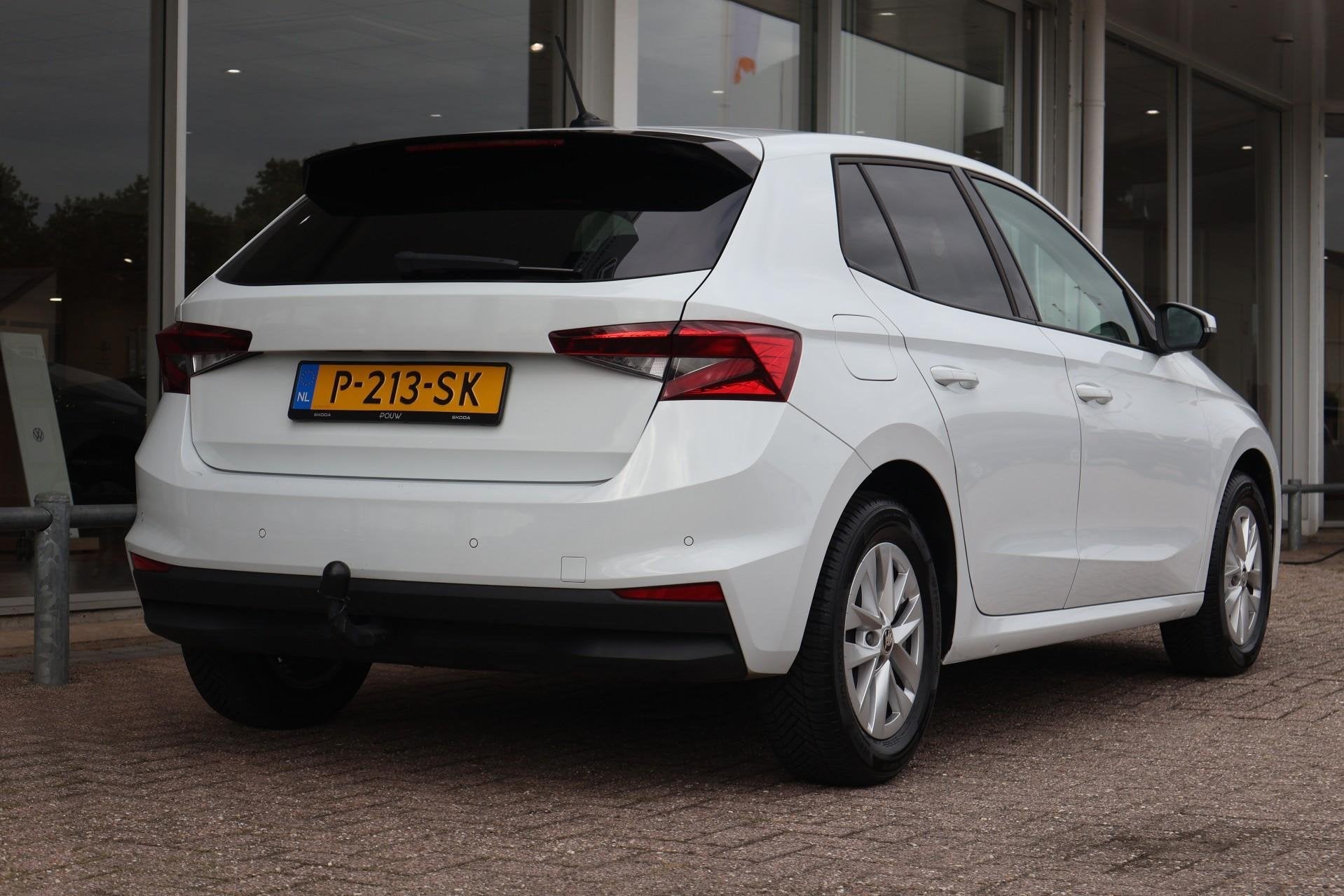 Skoda Fabia 1.0 TSI 95pk Ambition | Trekhaak | PDC | Cruise, Voorwielaandrijving, 12 maanden, Stof, Euro 6