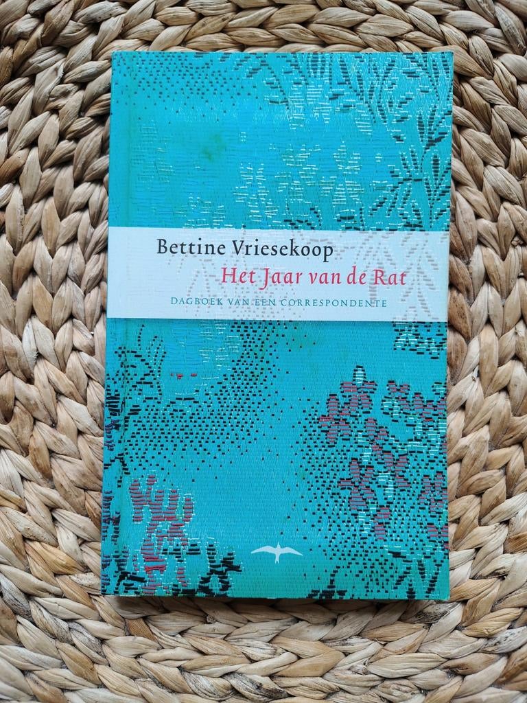 Bettine Vriesekoop - Het jaar van de rat, Ophalen of Verzenden, Zo goed als nieuw, Europa