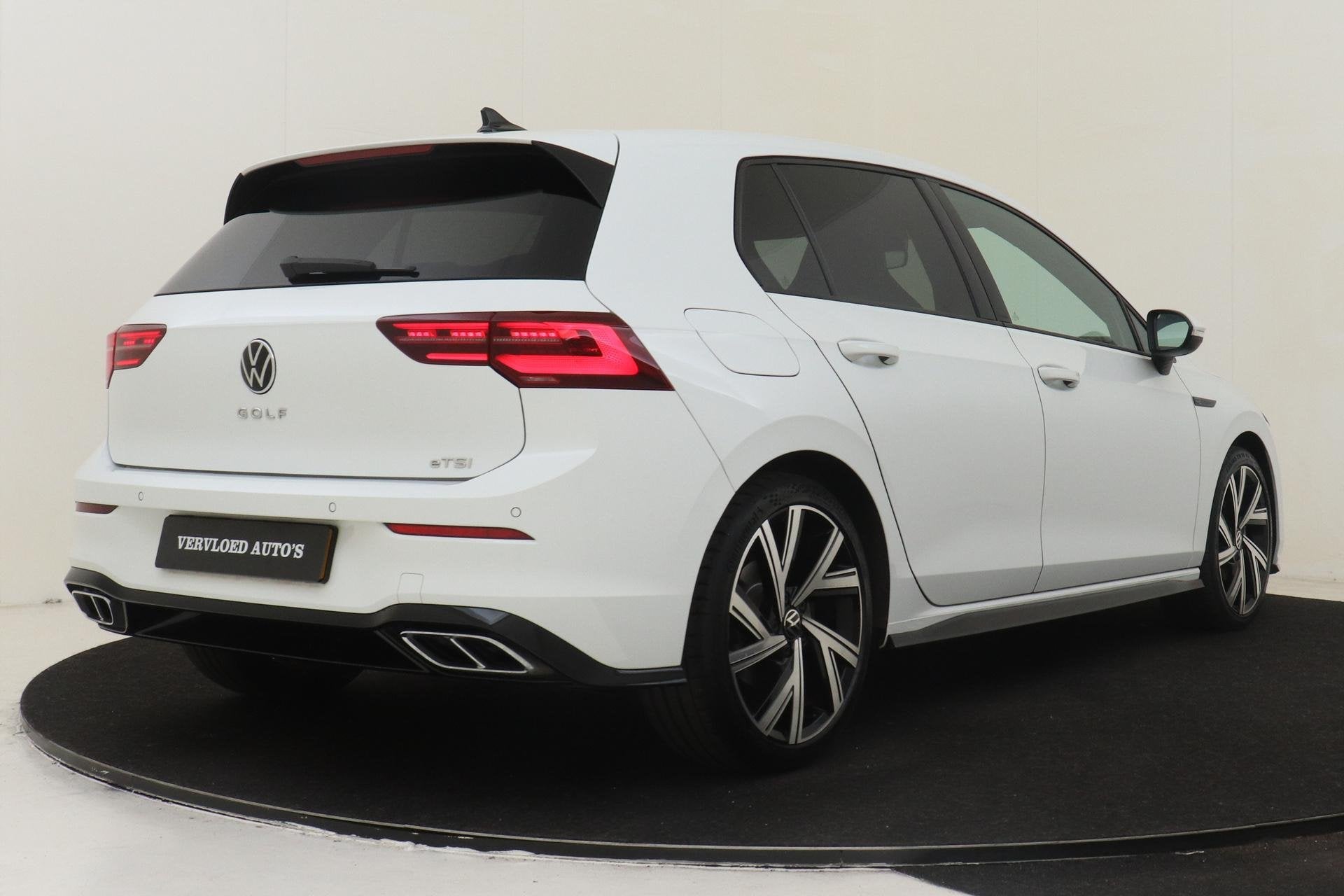 Volkswagen Golf 1.5 eTSI R-LINE -MATRIX.LED|STOEL/STUURVERW., Auto's, 4 cilinders, 150 pk, Wit, Geïmporteerd