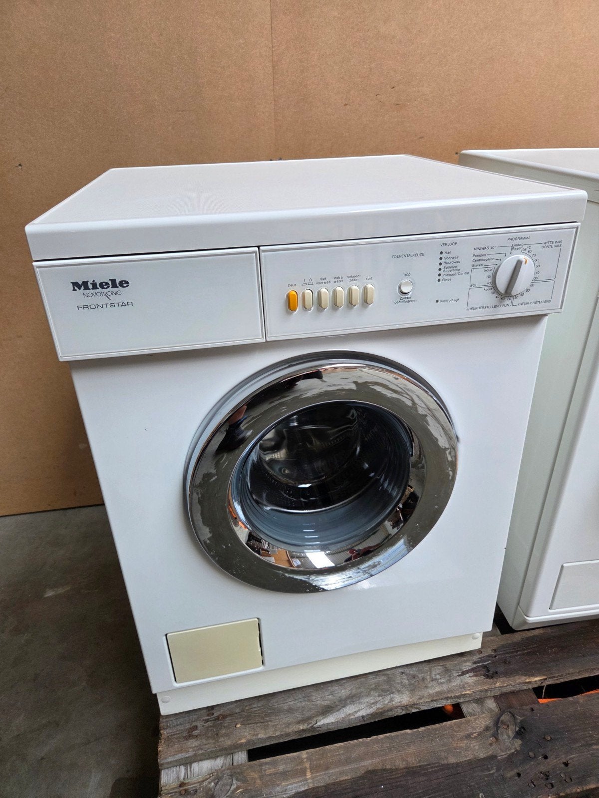 Miele Novotronic W820 wasmachine 4,7 kg., Ophalen, Miele, 1200 tot 1600 toeren, Gebruikt
