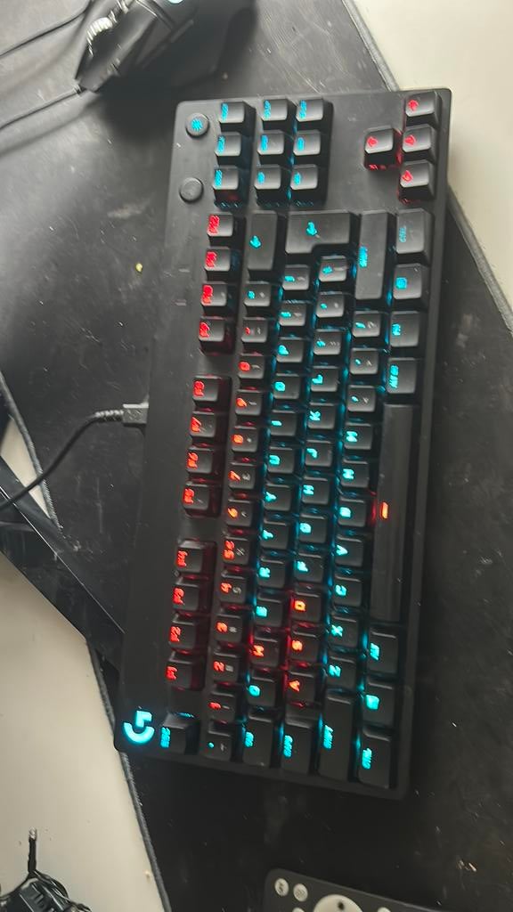 Logitech toetsenbord, Computers en Software, Toetsenborden, Ophalen, Zo goed als nieuw