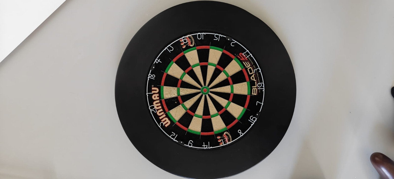 Winmau Blade Dartbord met Surround, Sport en Fitness, Darts, Ophalen