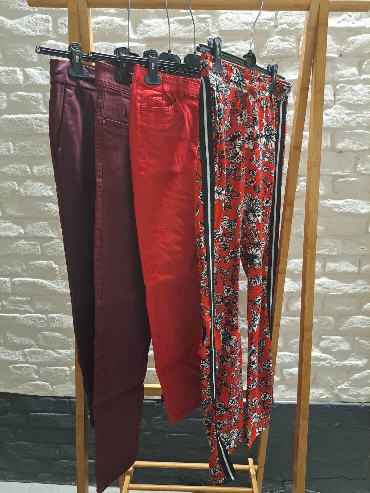 3 broeken maat 34, Diverse merken, Verzenden, Zo goed als nieuw, Maat 34 (XS) of kleiner