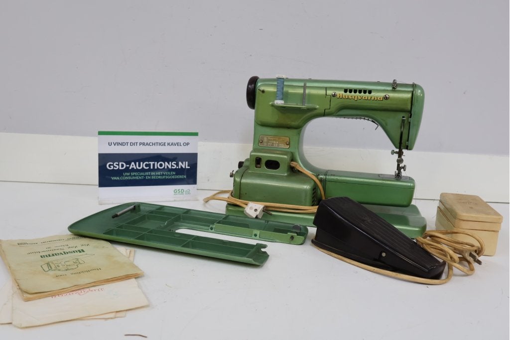 Vintage Husqvarna Naaimachine met accessoires, Ophalen of Verzenden