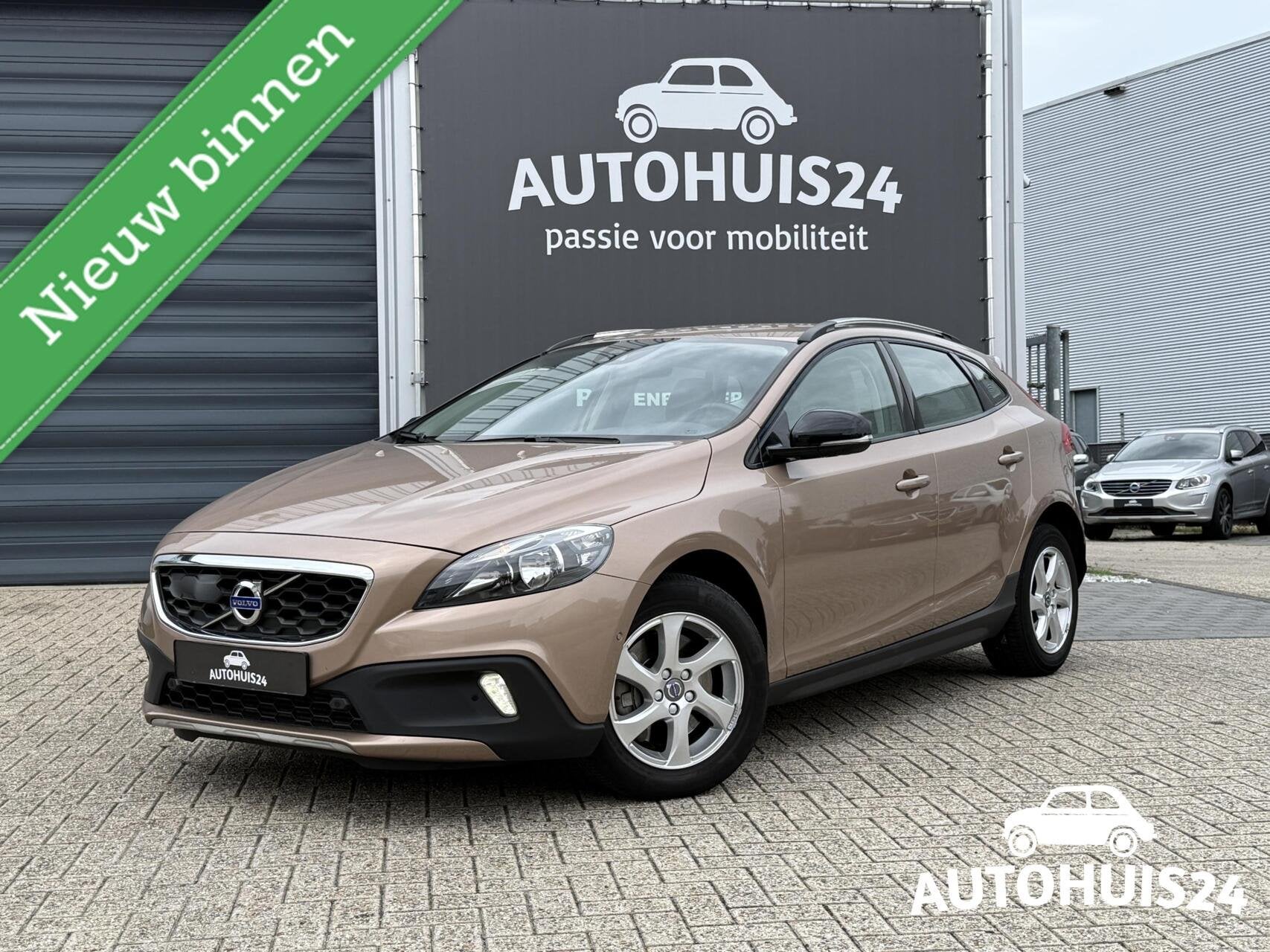 Volvo V40 Cross Country 1.5 T3 AUTOMAAT Momentum |ACC|Dealer, Auto's, Dealer onderhouden, Stof, Origineel Nederlands, Bedrijf