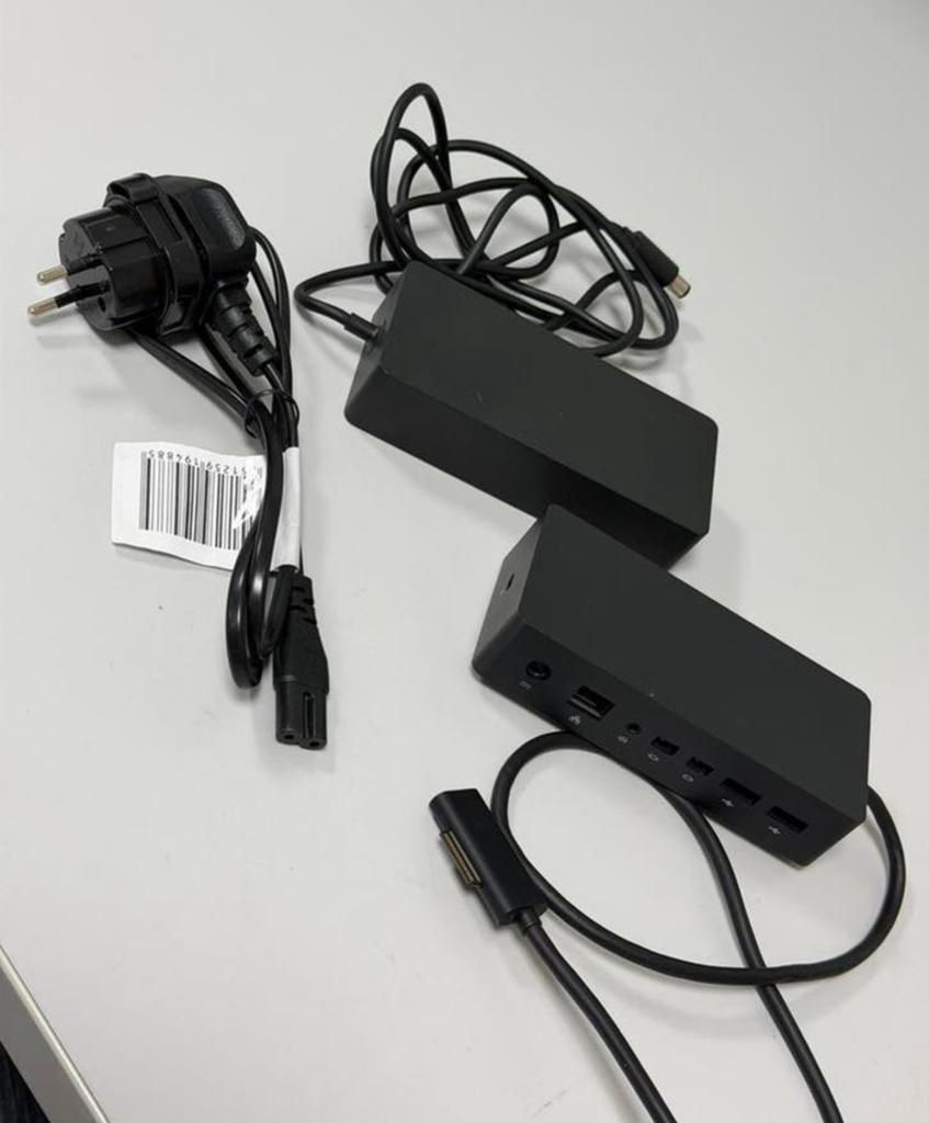 Microsoft Surface Dock 1 + originele Adapter dockingsstation, Ophalen of Verzenden, Zo goed als nieuw, H, H