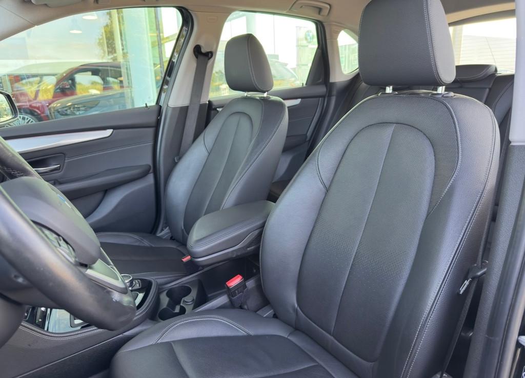 BMW 2 Serie Active Tourer 220i High Executive Luxury Line Au, 1998 cc, Gebruikt, Met garantie (alle), Automatische klimaatregeling