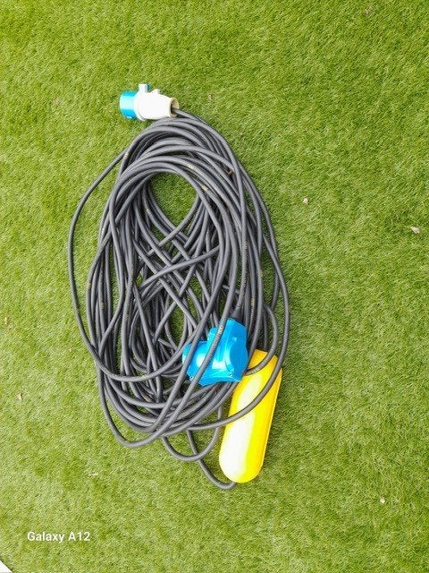 CEE kabel 35 meter. met verloop., Ophalen, Zo goed als nieuw