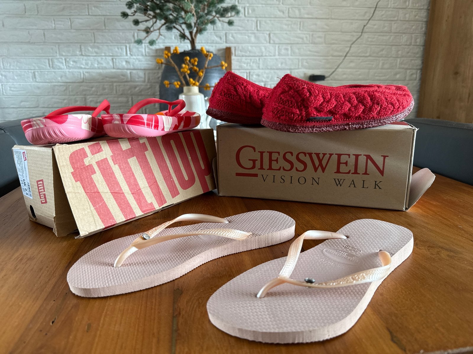Fitflop, Havaianas & Giesswein slippers en sloffen  39/40, Ophalen of Verzenden, Nieuw, Roze, Slippers