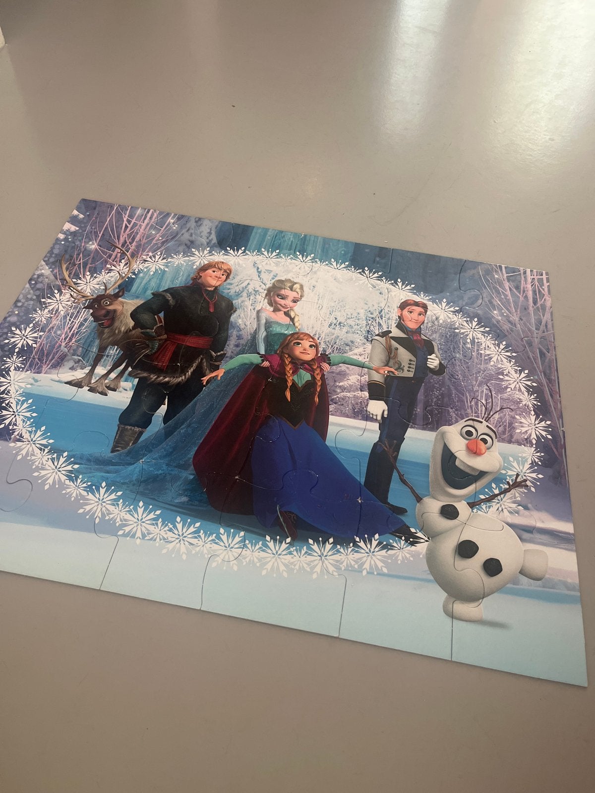 Frozen puzzel met Elsa, Anna, Kristoff, Sven en Olaf, Ophalen of Verzenden, 10 tot 50 stukjes, Gebruikt, 2 tot 4 jaar