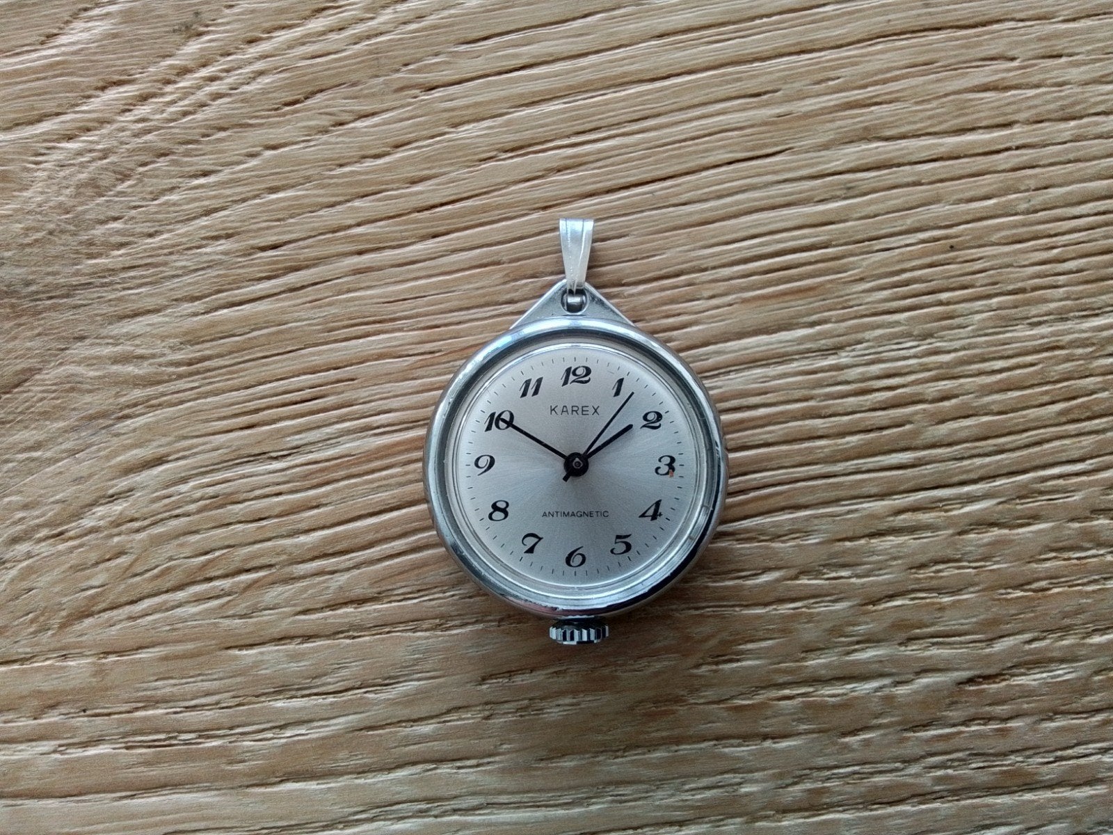 Karex horloge voor aan een ketting
Het loopt prima antimagne, Ophalen of Verzenden, Staal, Overige merken