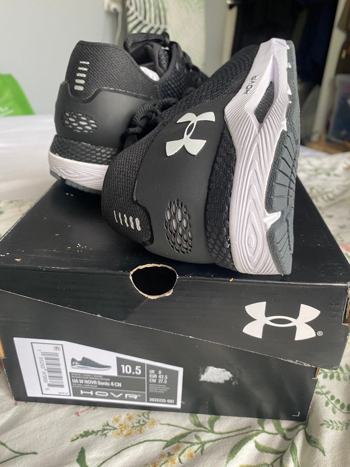 Under armour schoenen zwart maat 42.5 nieuw in doos!, Ophalen of Verzenden, Nieuw, Zwart, Sneakers of Gympen