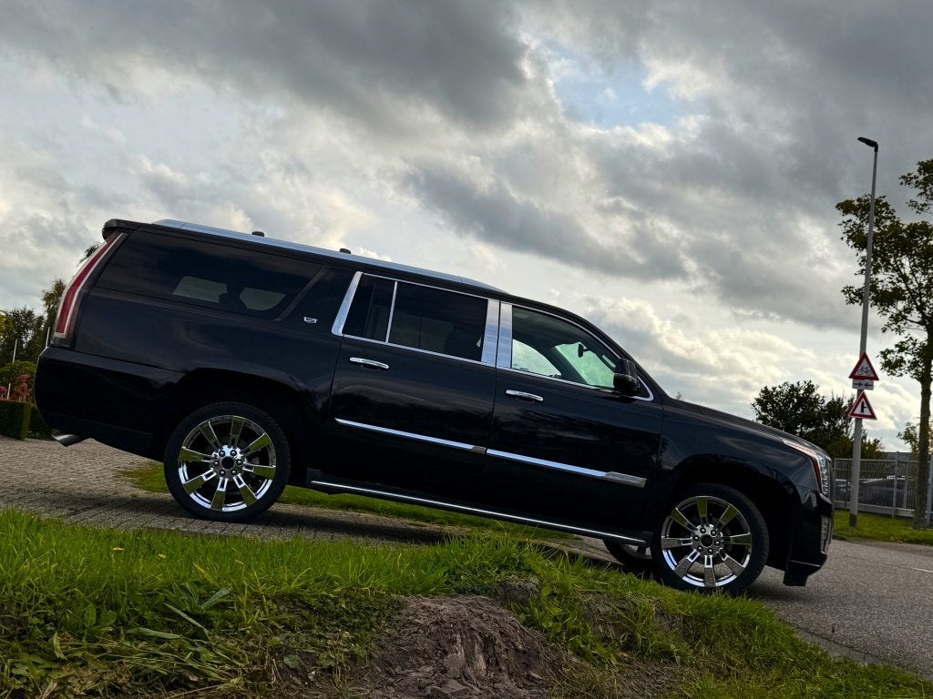 Cadillac Escalade ESV 6.2 V8 LANG 4X4 AWD PLATINUM BLACK V-S, Auto's, Automaat, 427 pk, 7 stoelen, Zwart