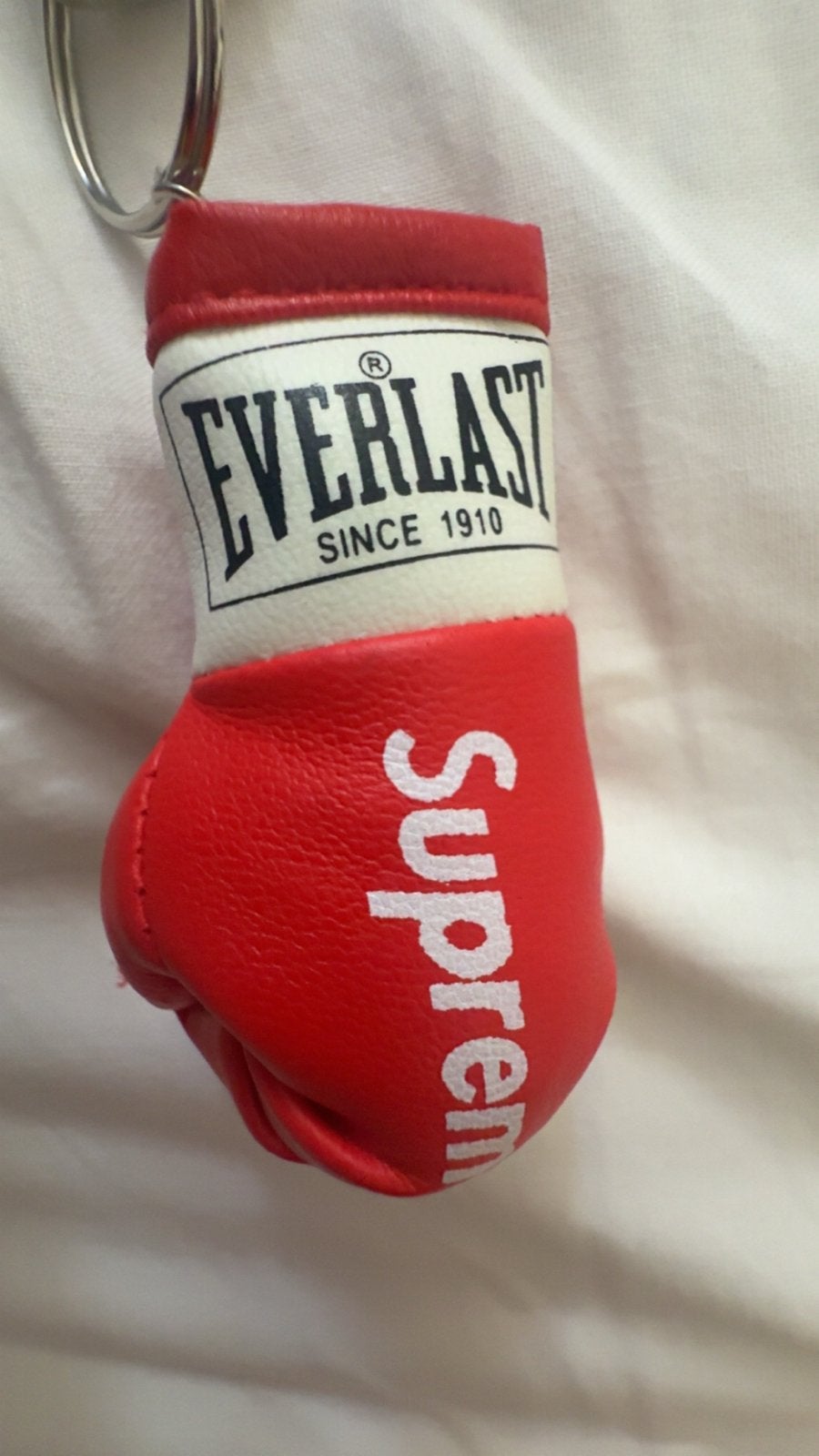 Supreme Keychain Red Color., Ophalen of Verzenden, Zo goed als nieuw, Sport