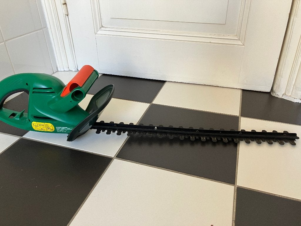 Elektrische heggenschaar Black en Decker in goede staat, Ophalen of Verzenden, Zo goed als nieuw, Elektrisch, Black & Decker