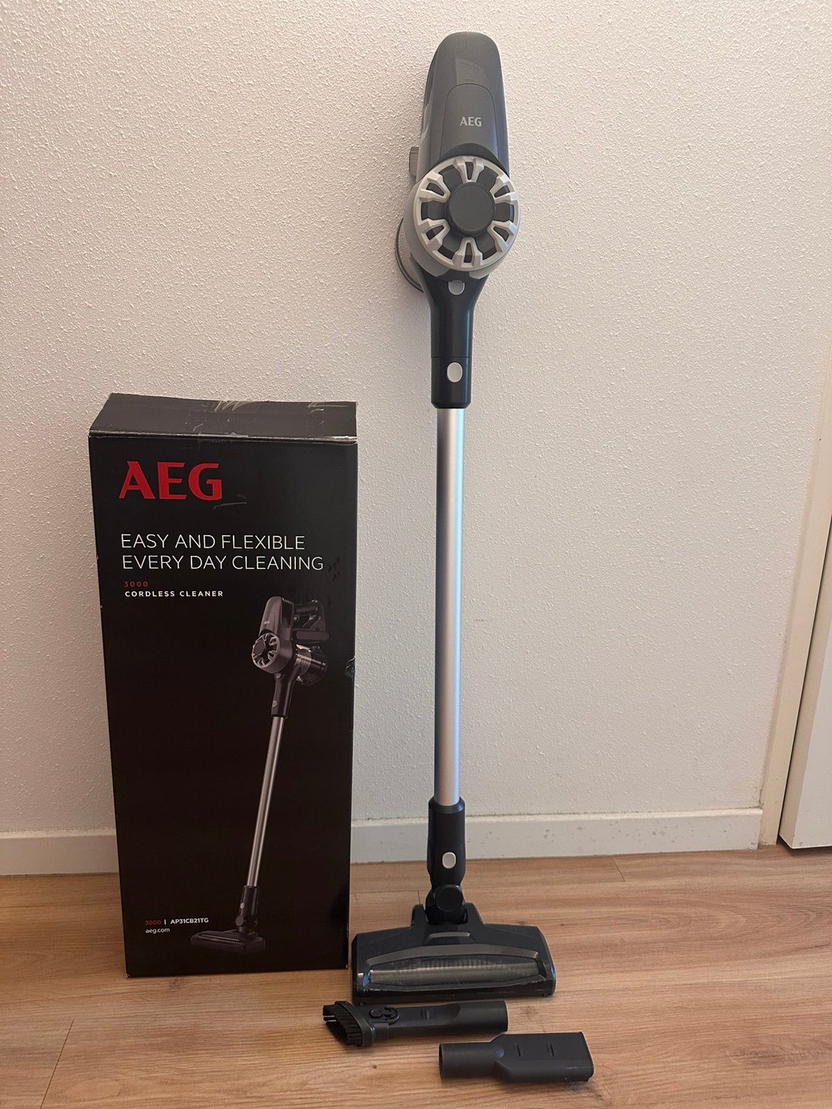 AEG 3000 Cordless Cleaner (AP31CB21TG), Ophalen of Verzenden, Zo goed als nieuw, AEG