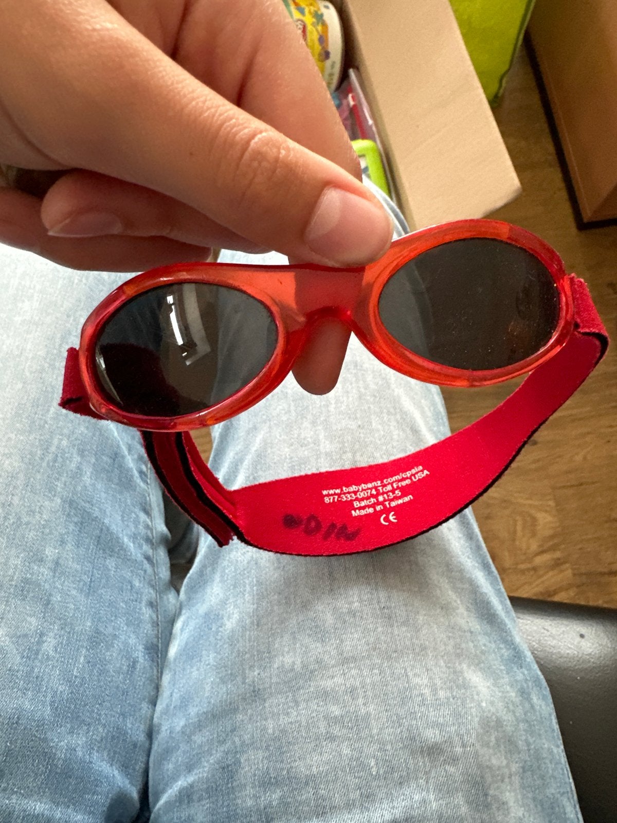 Baby Banz zonnebril rood - UV-bescherming voor baby's, Ophalen of Verzenden, Gebruikt