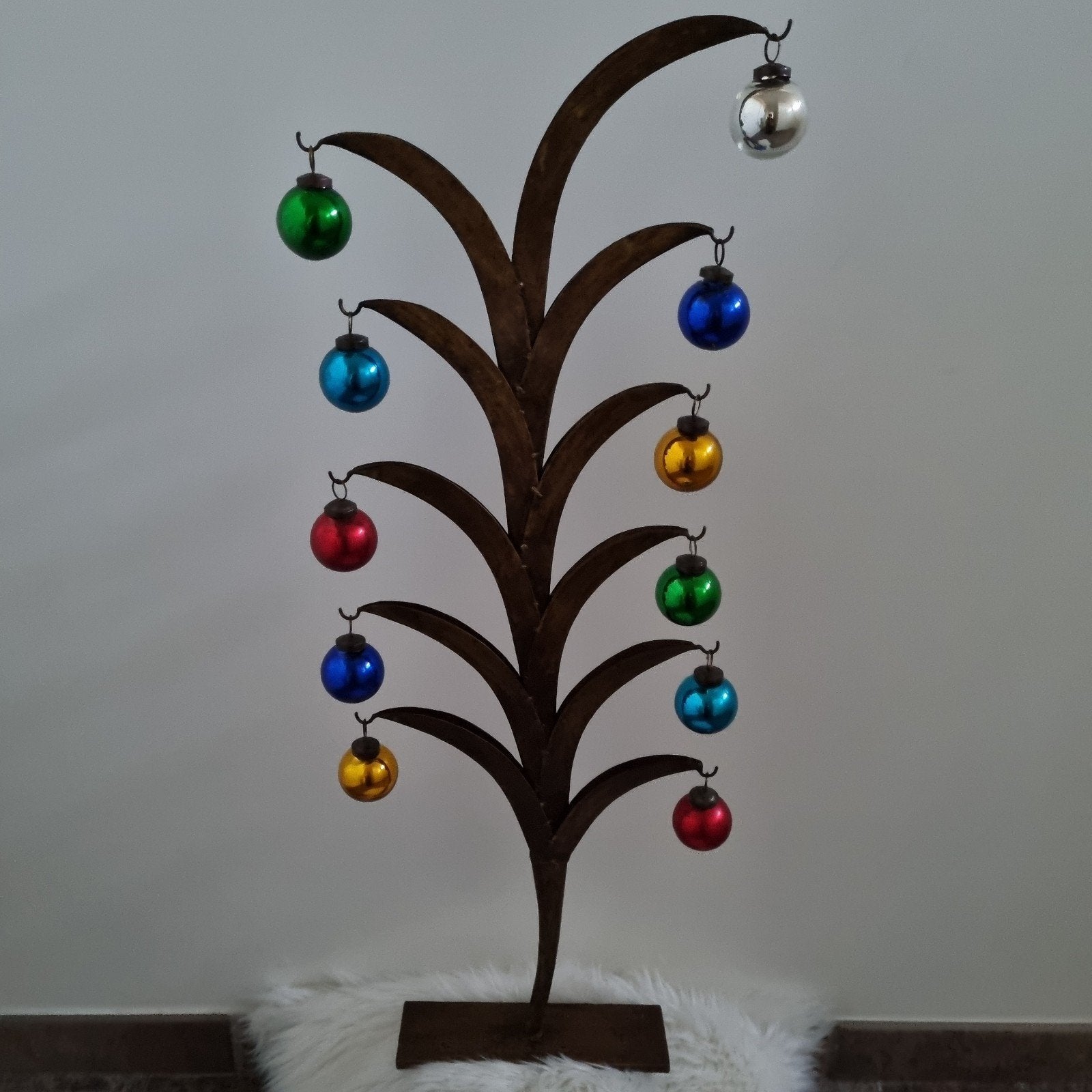 Kerstboom/kersttak met kerstballen - 90 cm hoog - nieuw!

Di, Diversen, Ophalen of Verzenden, Nieuw