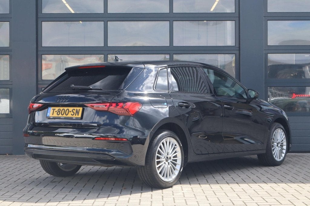 Audi A3 Sportback 30 TFSI 110pk S-tronic Advanced edition |, Auto's, Audi, 12 maanden, Stof, Gebruikt, Zwart