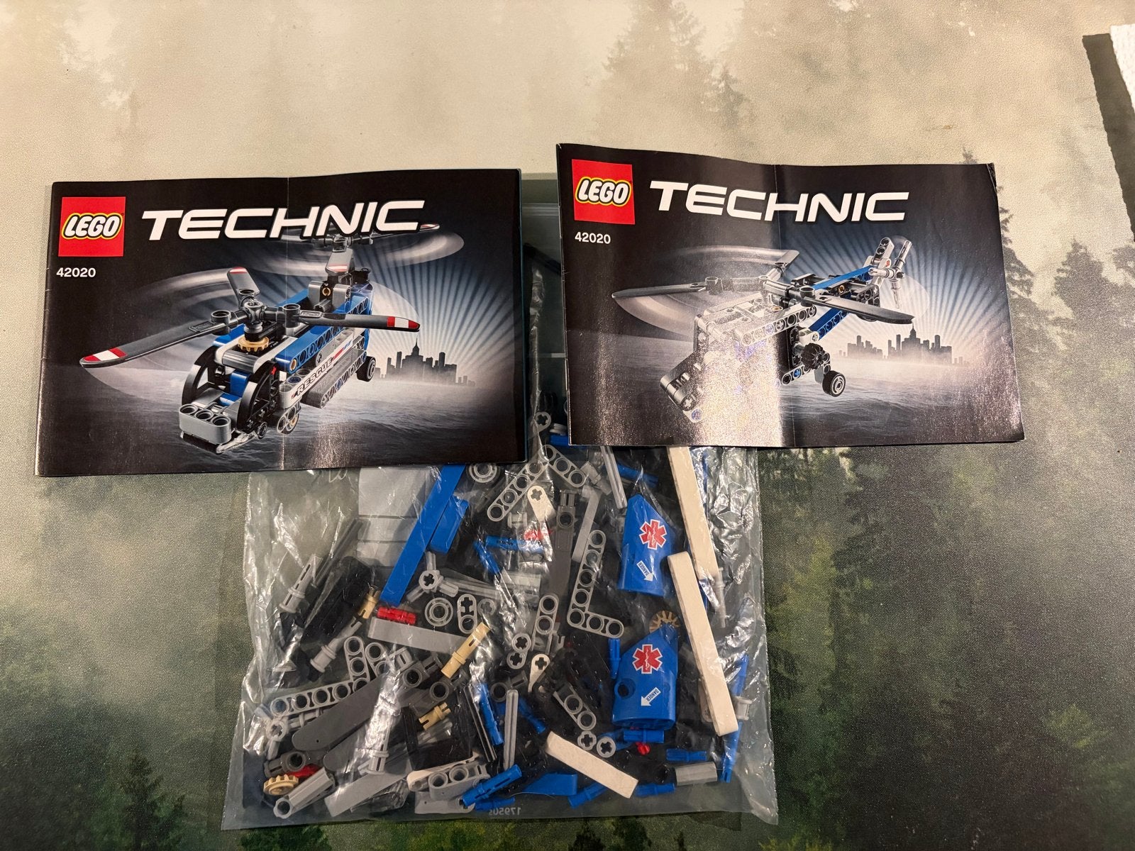 Lego Technic 42020 - Helikopter met boekjes, Ophalen of Verzenden, Gebruikt, Lego