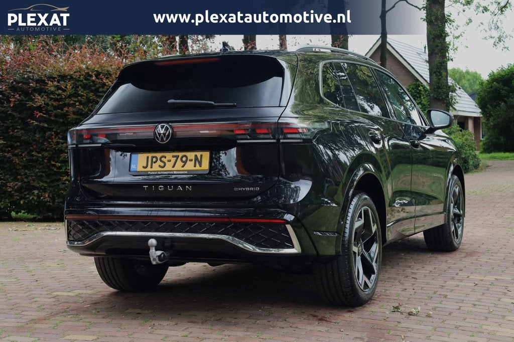 Volkswagen Tiguan 1.5 eHybrid R-Line Business Aut. | 2x R-Li, Auto's, Volkswagen, 4 cilinders, 2000 kg, Leder en Stof, Zwart
