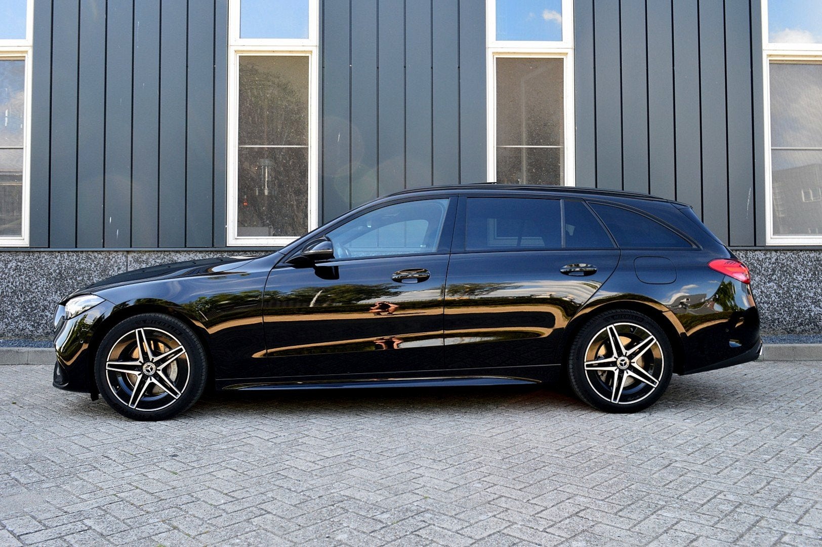 Mercedes-Benz C-Klasse Estate 300 e AMG Line Rijklaarprijs-G, Automaat, 12 maanden, Achterwielaandrijving, 4 cilinders
