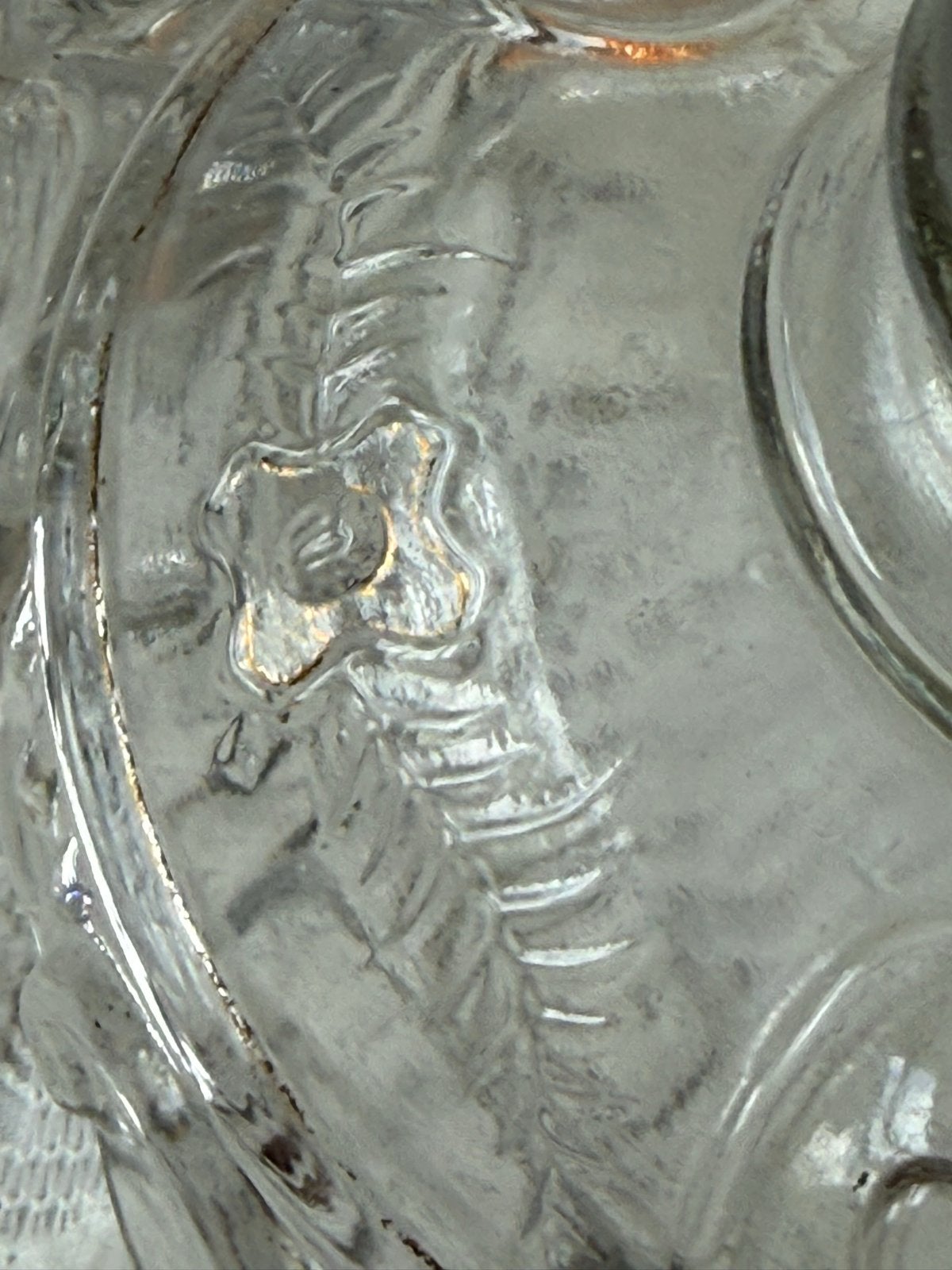 Antieke kandelaar, Jezus met het heilig hart valst lambert, Antiek en Kunst, Ophalen of Verzenden, Glas