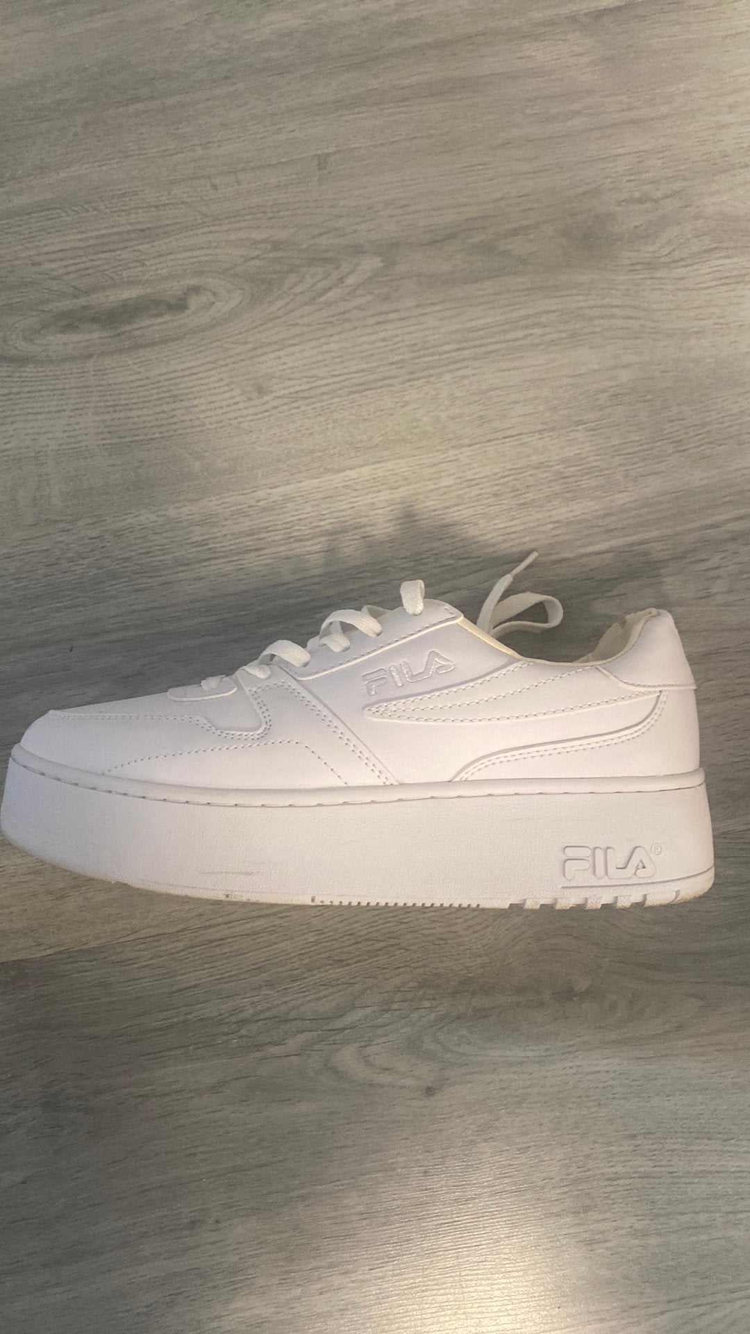 Fila schoenen, Ophalen of Verzenden, Zo goed als nieuw, Wit