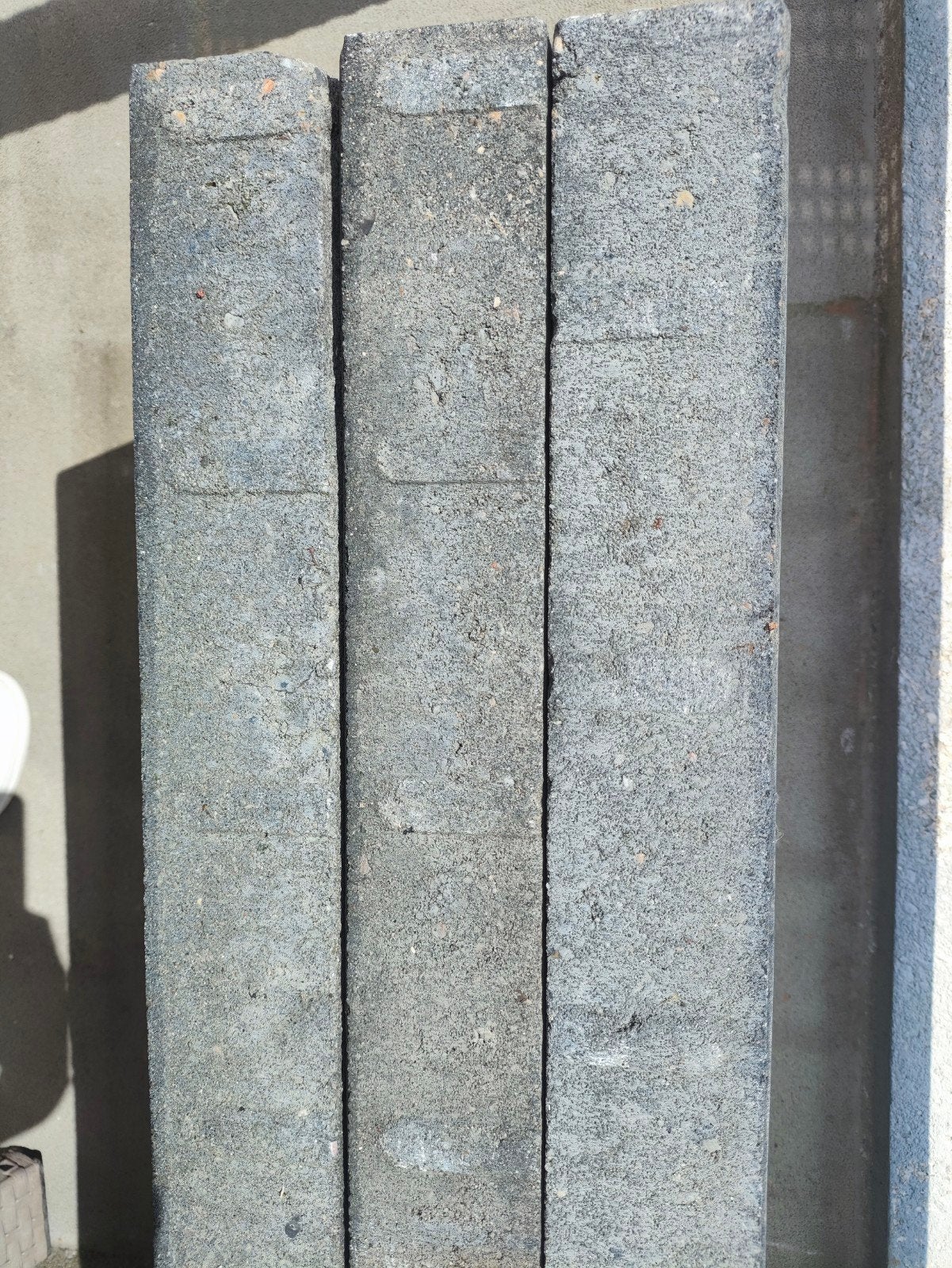 Drie zware betontegels (60x30x5 cm), Ophalen of Verzenden, Gebruikt, Beton, Terrastegels